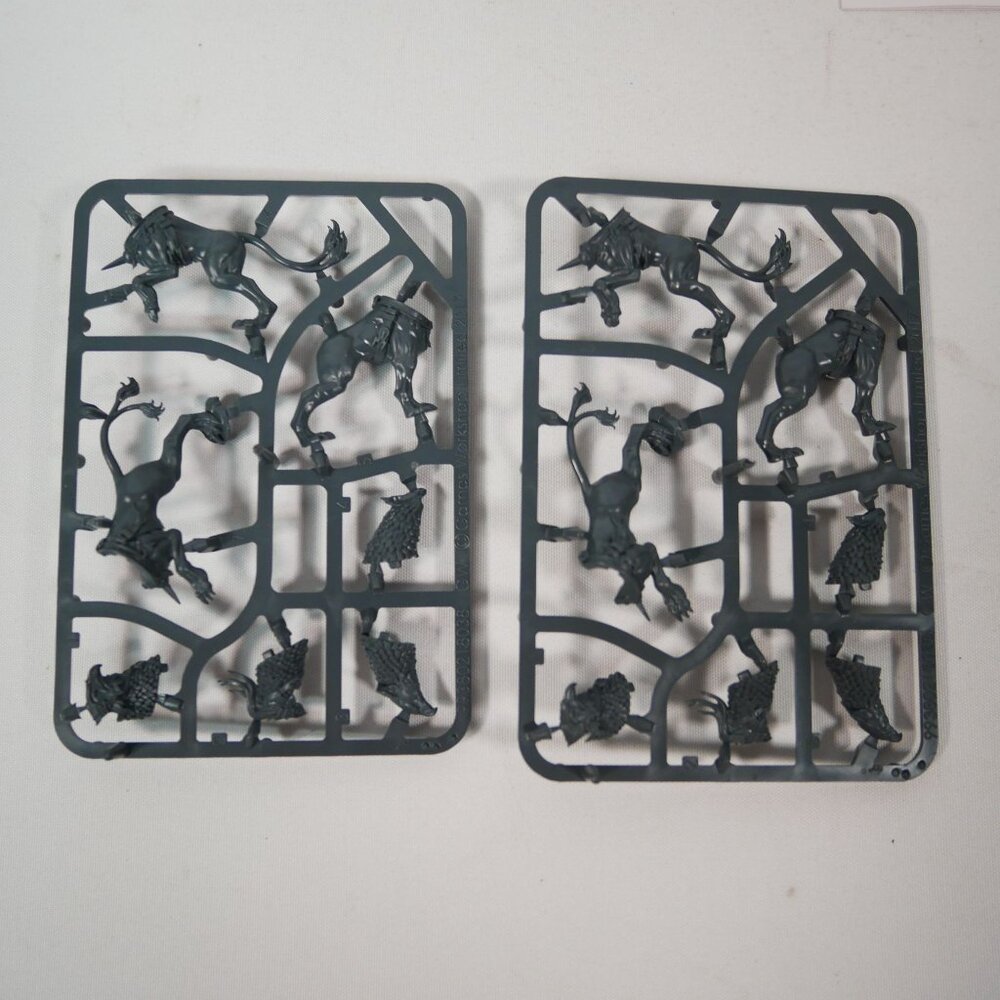 Warhammer Age Of Sigmar Gryph-Hounds (x6) GW New On Sprue - Picture 6 of 6